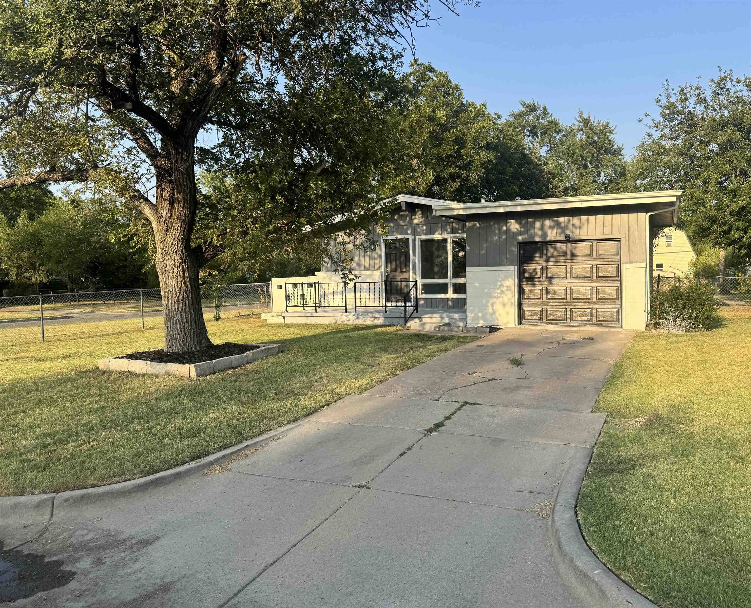 2804 S Everett, Wichita, KS 67217