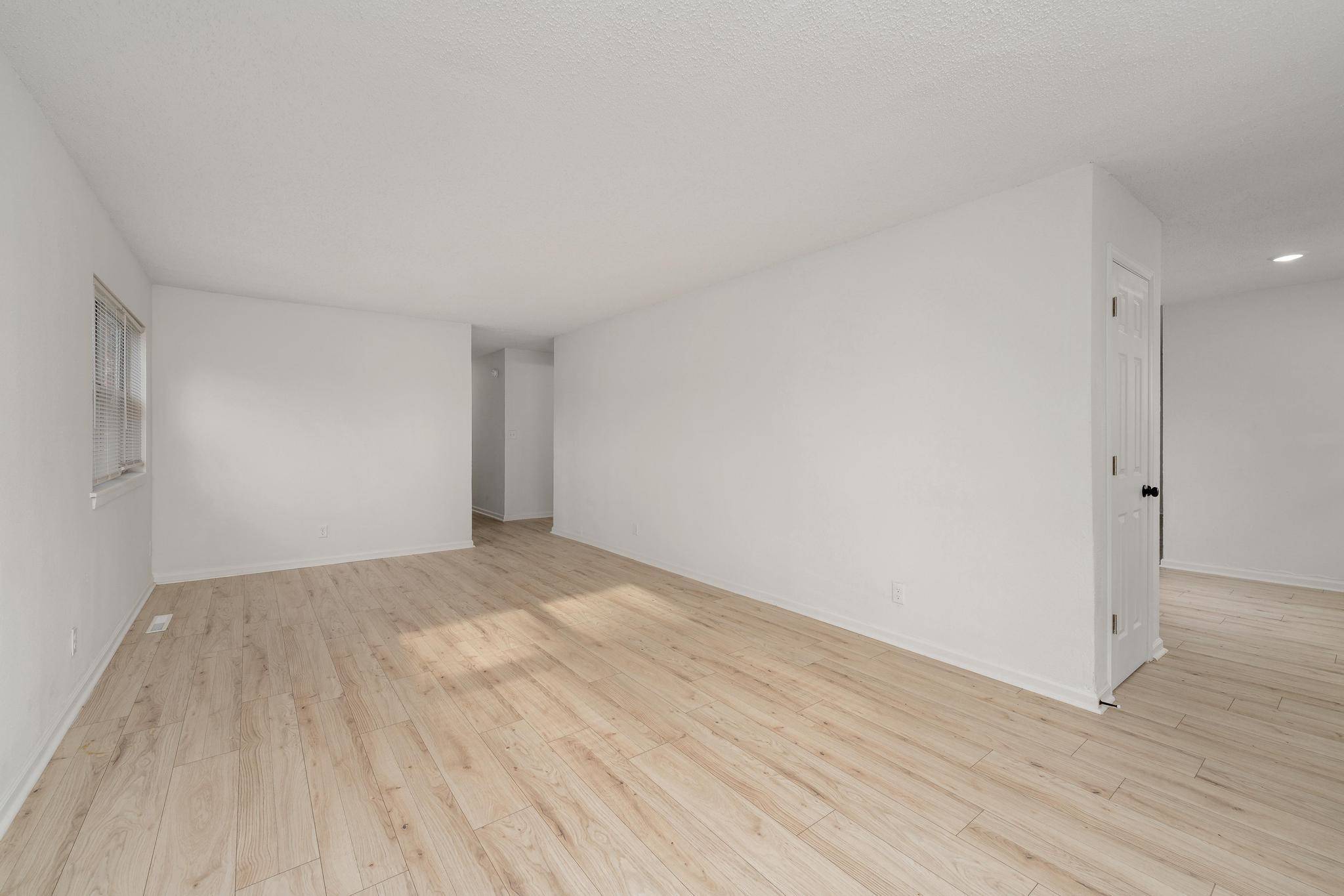 539 N Summitlawn, Wichita, KS 67212