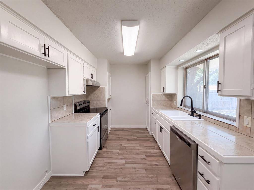 6601 Oaklawn Drive, Watauga, TX 76148