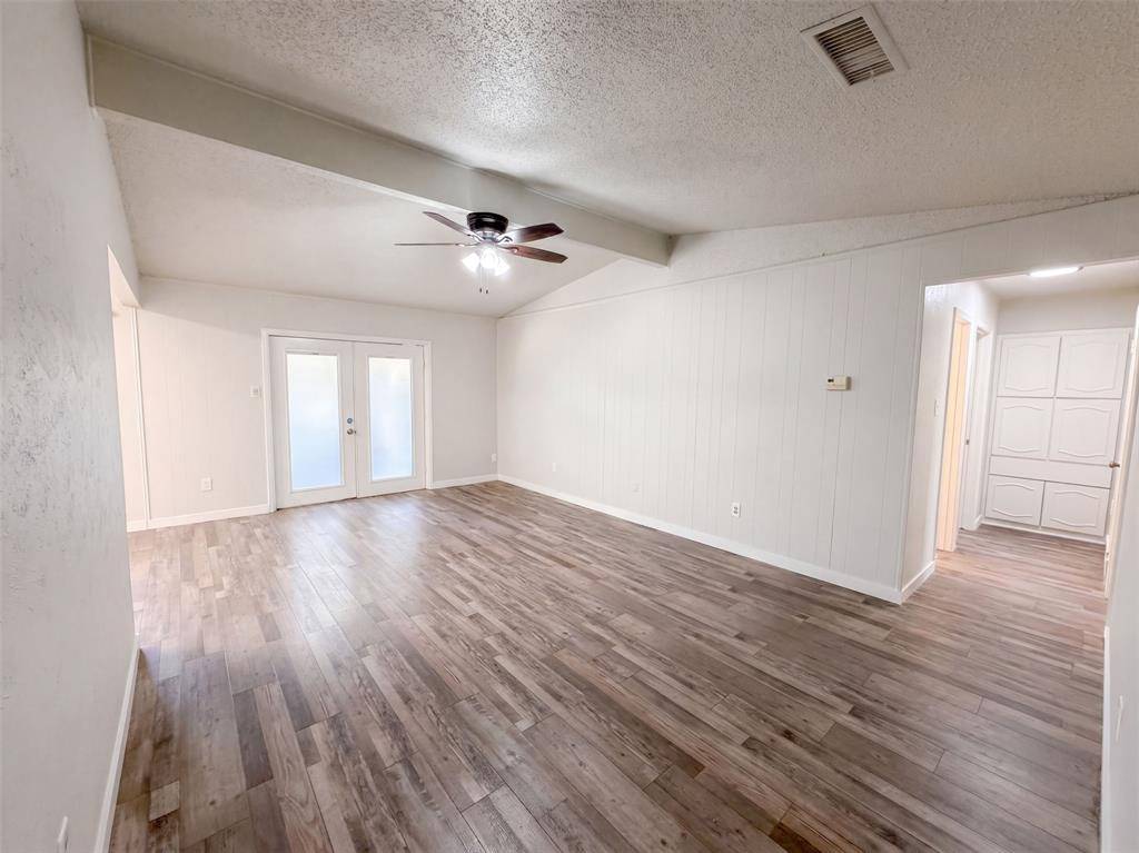 6601 Oaklawn Drive, Watauga, TX 76148