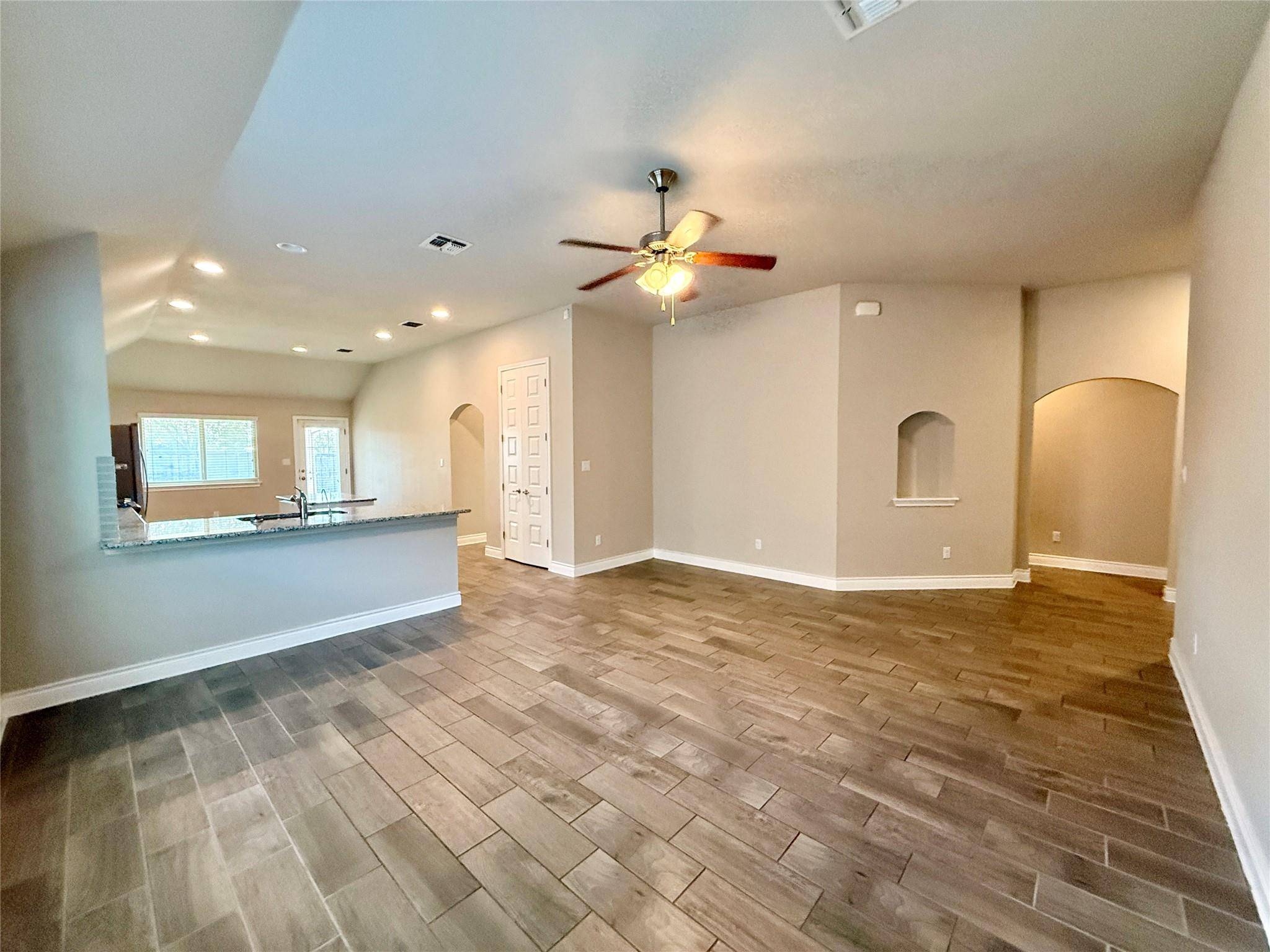 199 Tailwind DR, Kyle, TX 78640