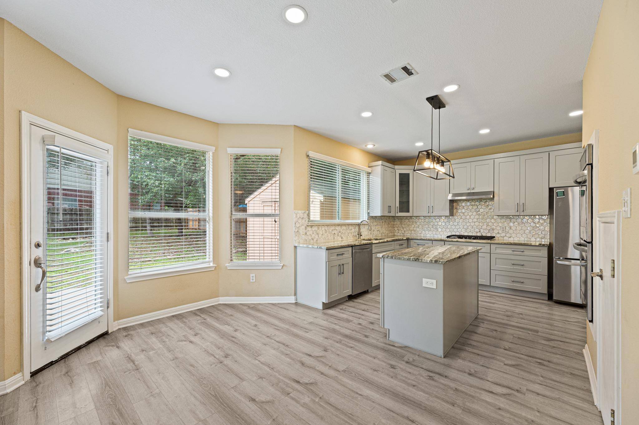 306 Bryce Canyon DR, Cedar Park, TX 78613