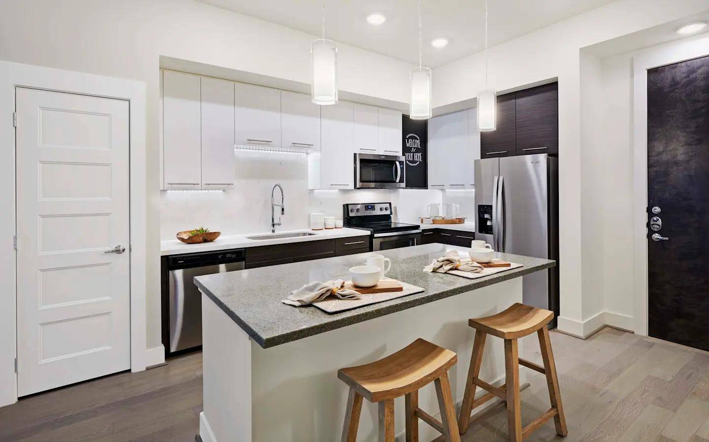 2727 Travis ST #624, Houston, TX 77006