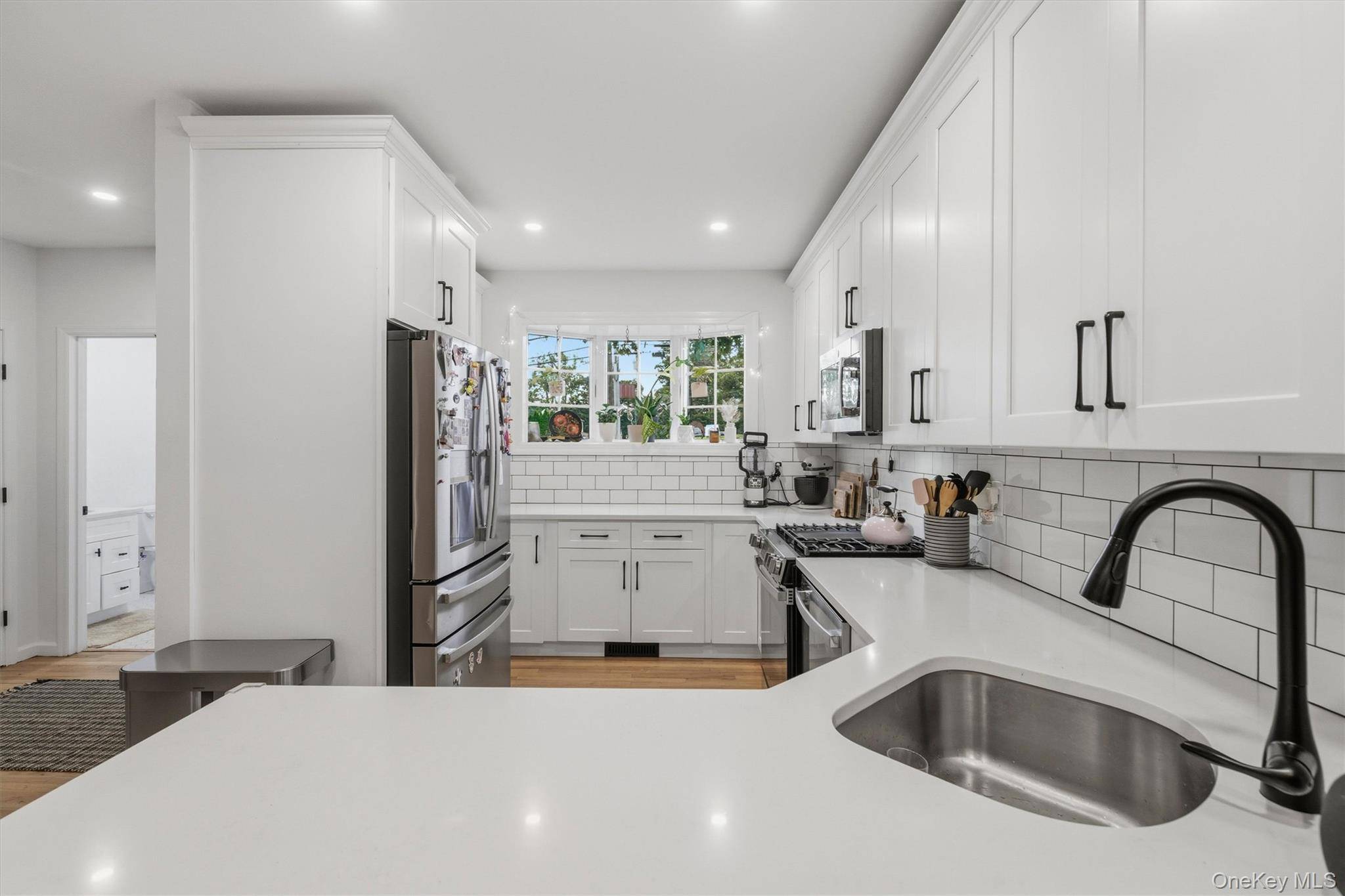 81 Overlook DR, Valhalla, NY 10595