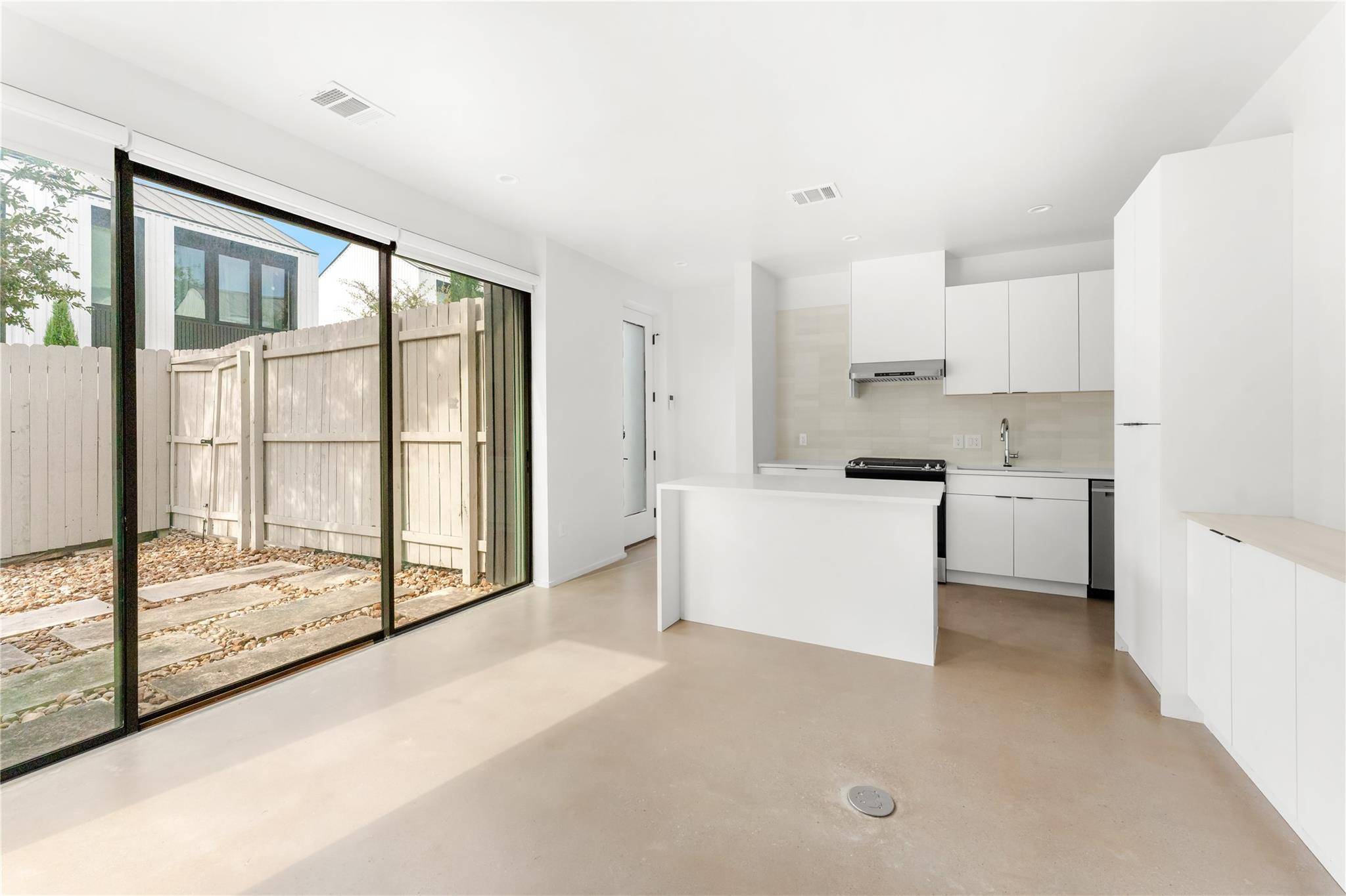 7505 Wynne LN #2, Austin, TX 78745