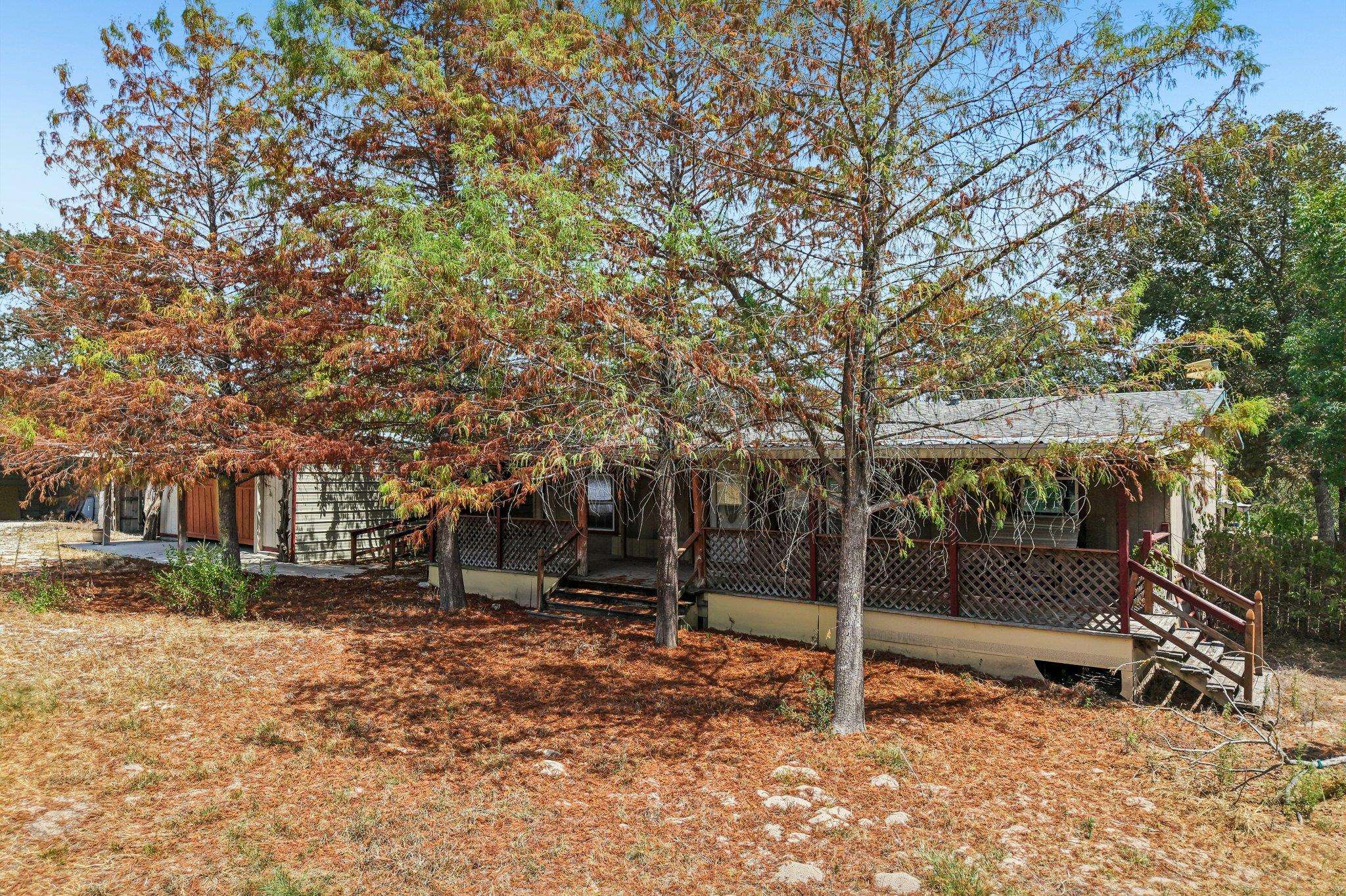 664 Hidden Oaks DR, Elgin, TX 78621