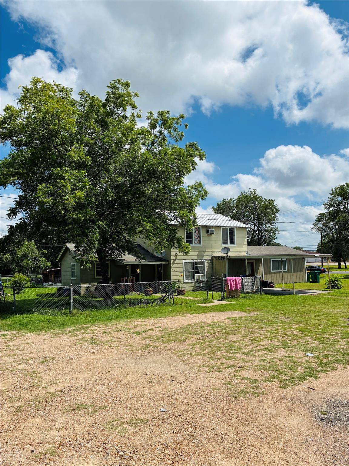927937 N Franklin ST, La Grange, TX 78945