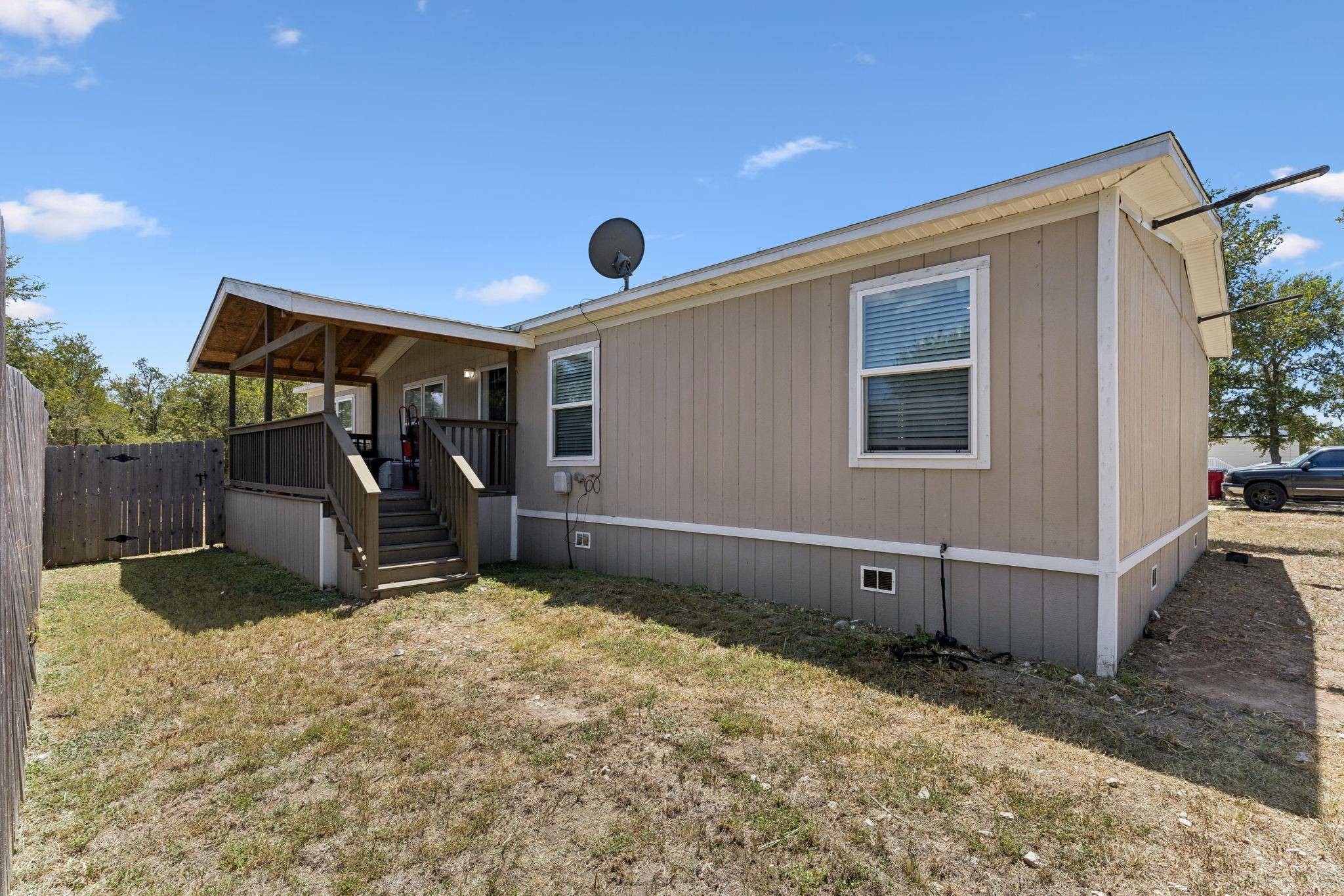 135 Plumeria DR, Dale, TX 78616