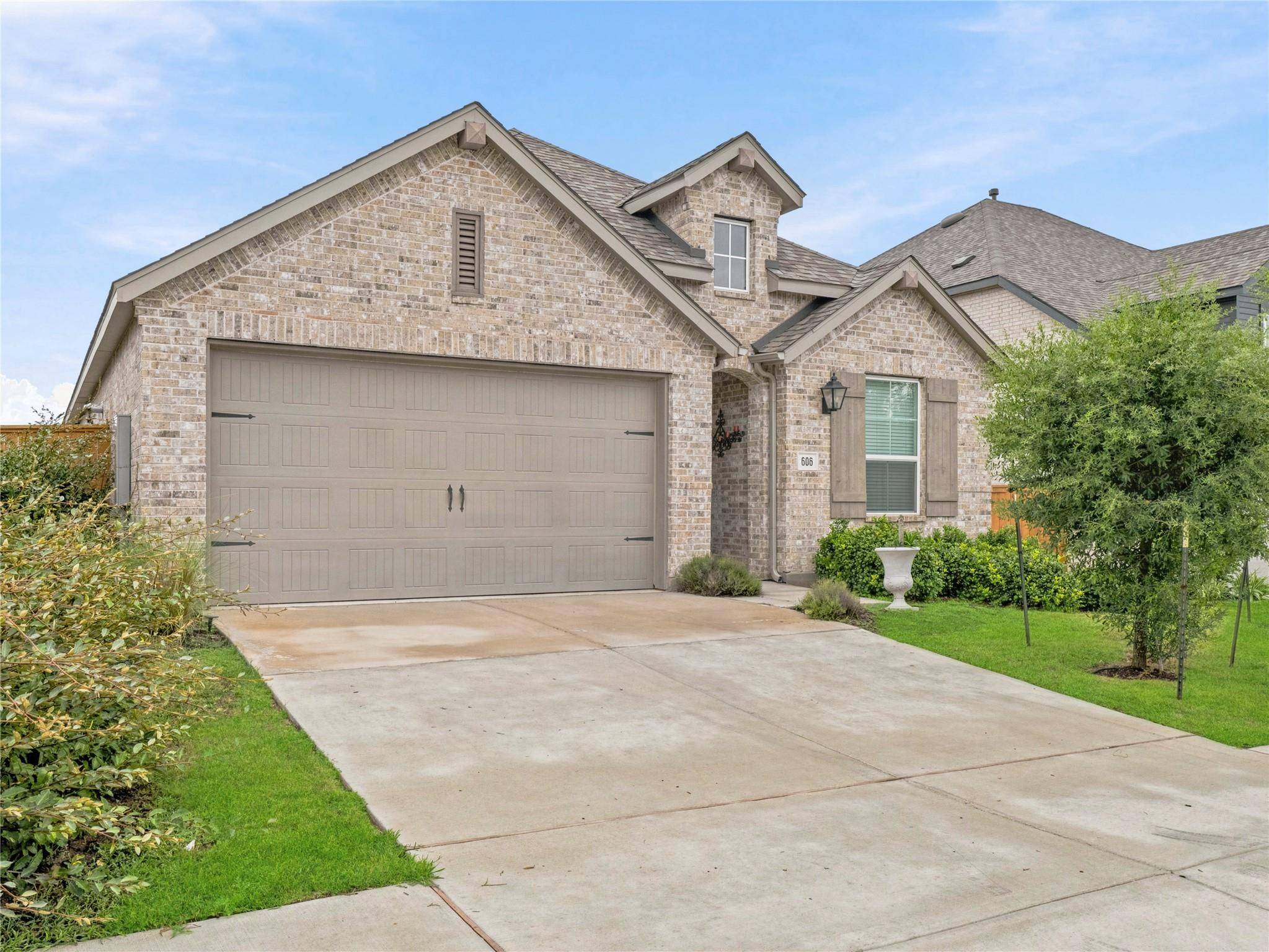 606 Biscayne Bay BND, Kyle, TX 78640