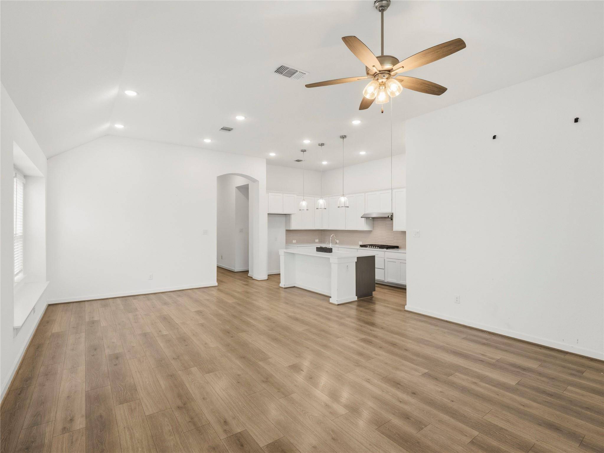 606 Biscayne Bay BND, Kyle, TX 78640