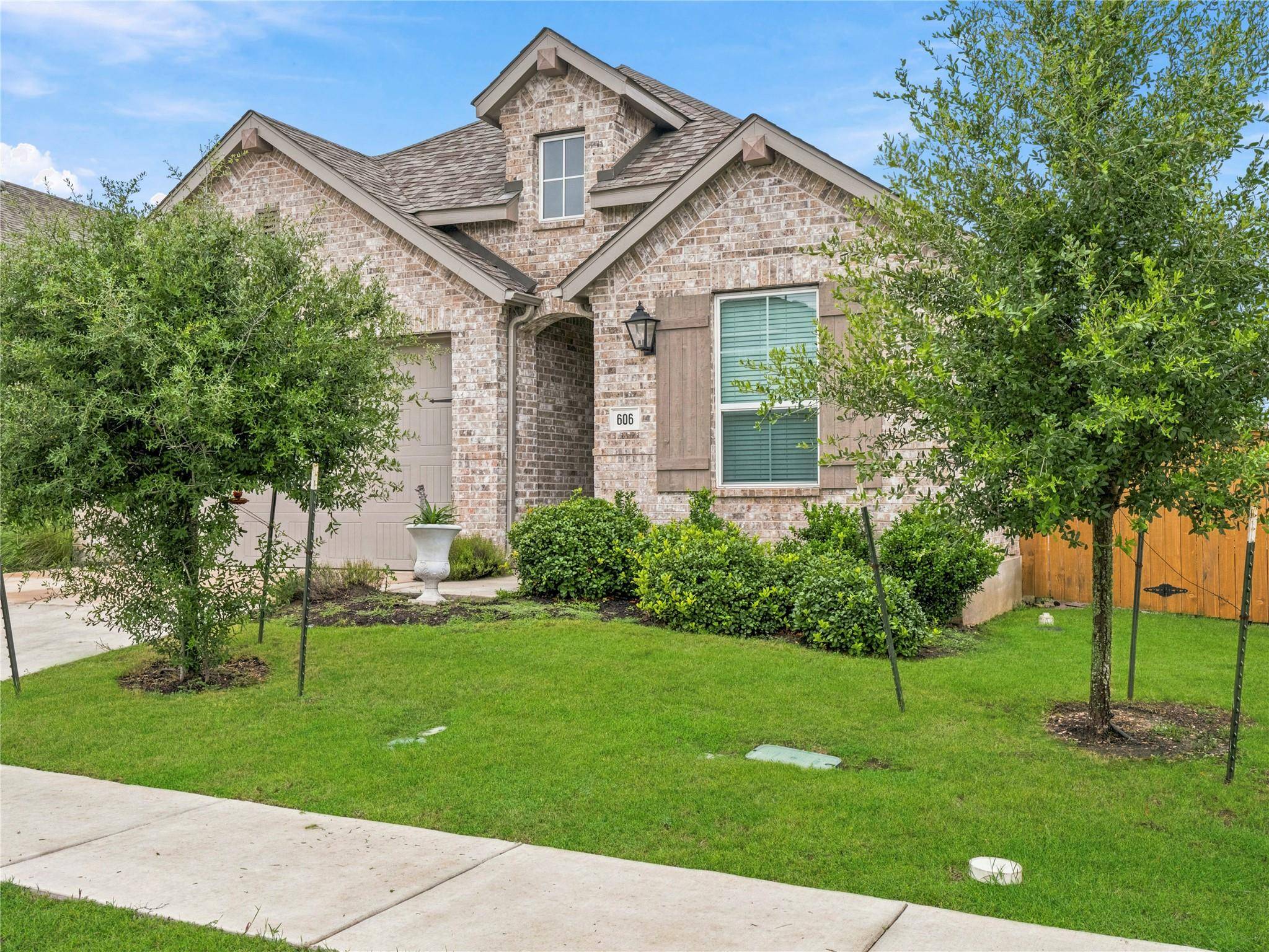 606 Biscayne Bay BND, Kyle, TX 78640