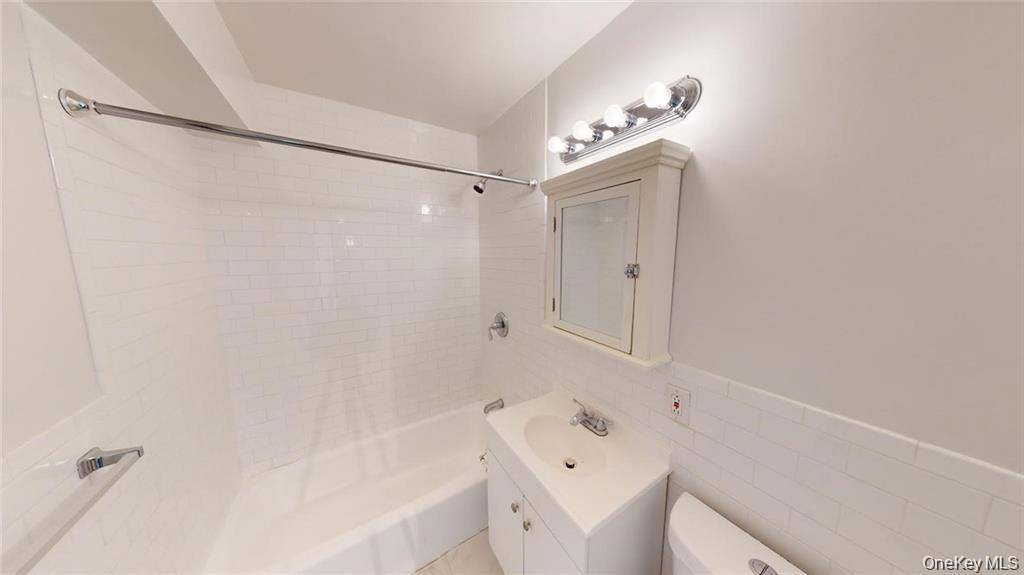 4200 herkimer PL #4e, Bronx, NY 10470