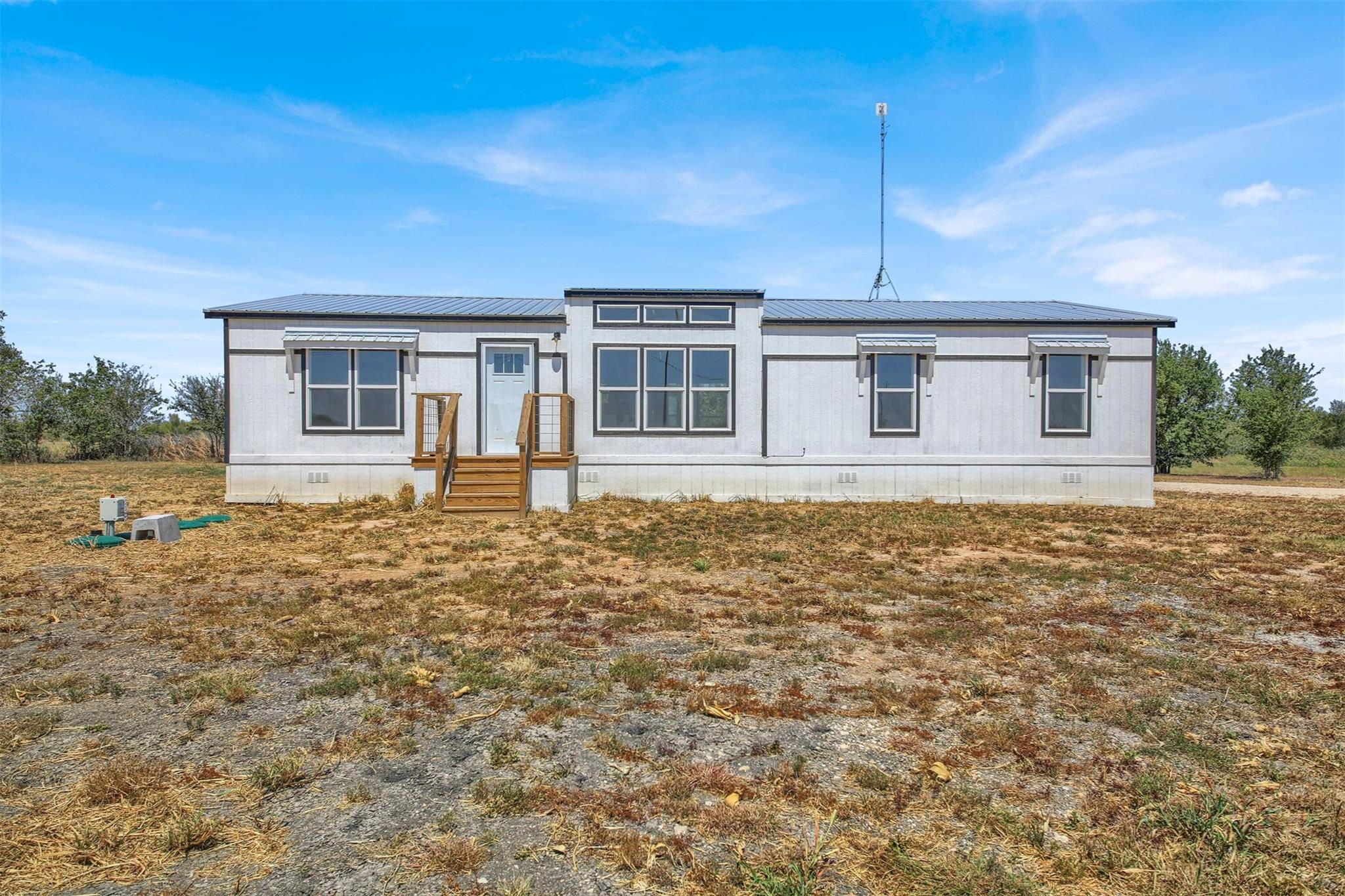 27 County Road 483, Taylor, TX 76574