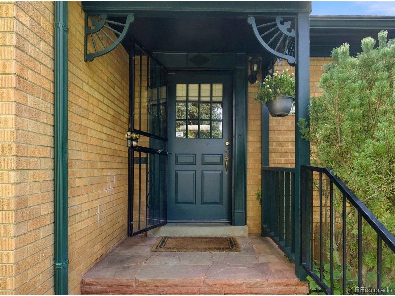 1010 Newport, Denver, CO 80220