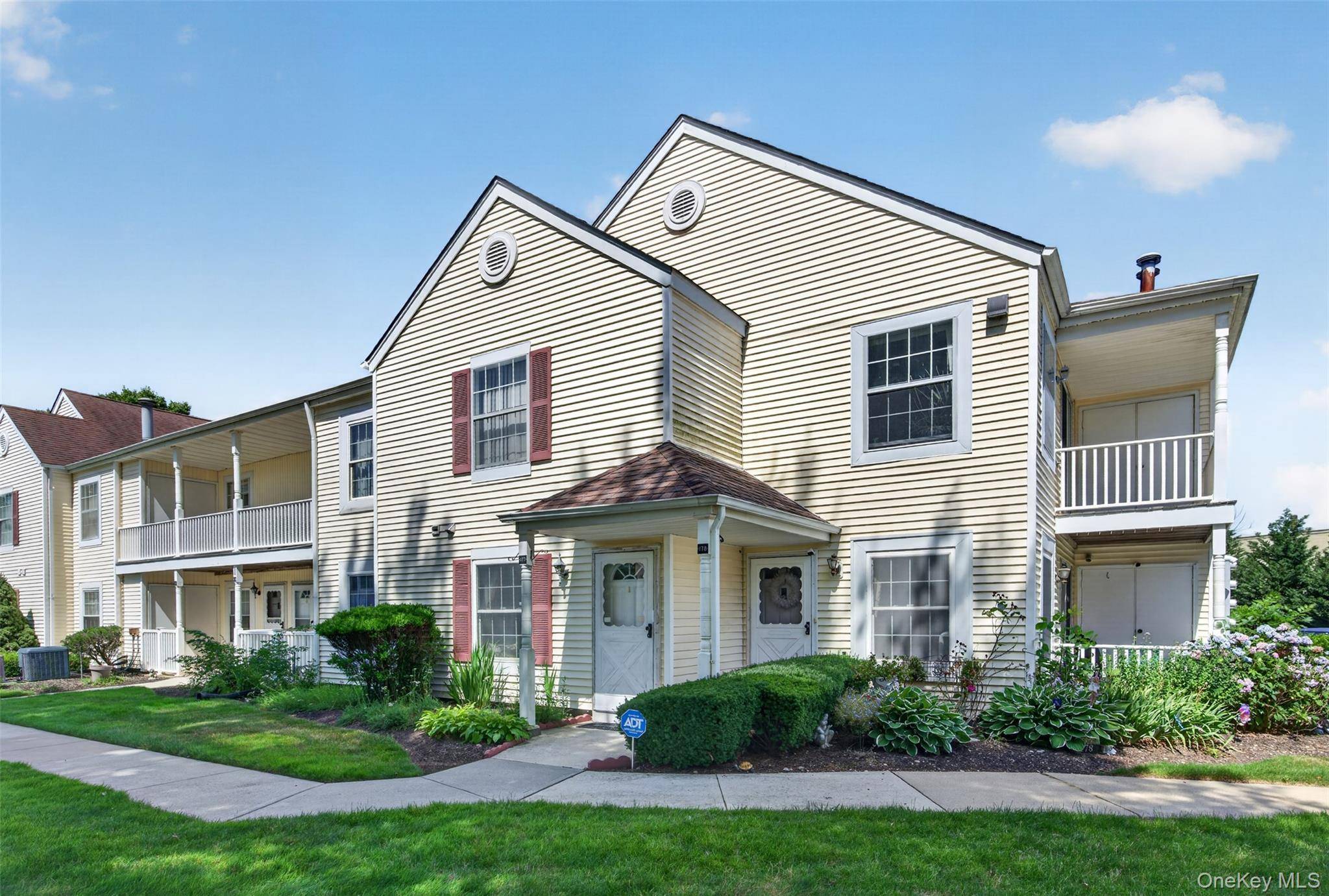 178 Fairview CIR, Middle Island, NY 11953