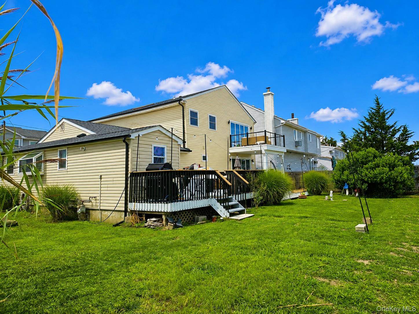 2706 Peconic AVE, Seaford, NY 11783