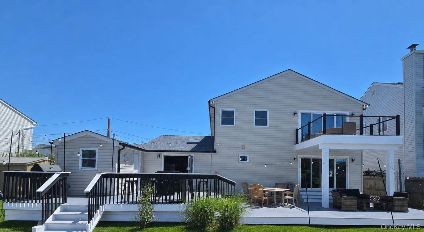 2706 Peconic AVE, Seaford, NY 11783