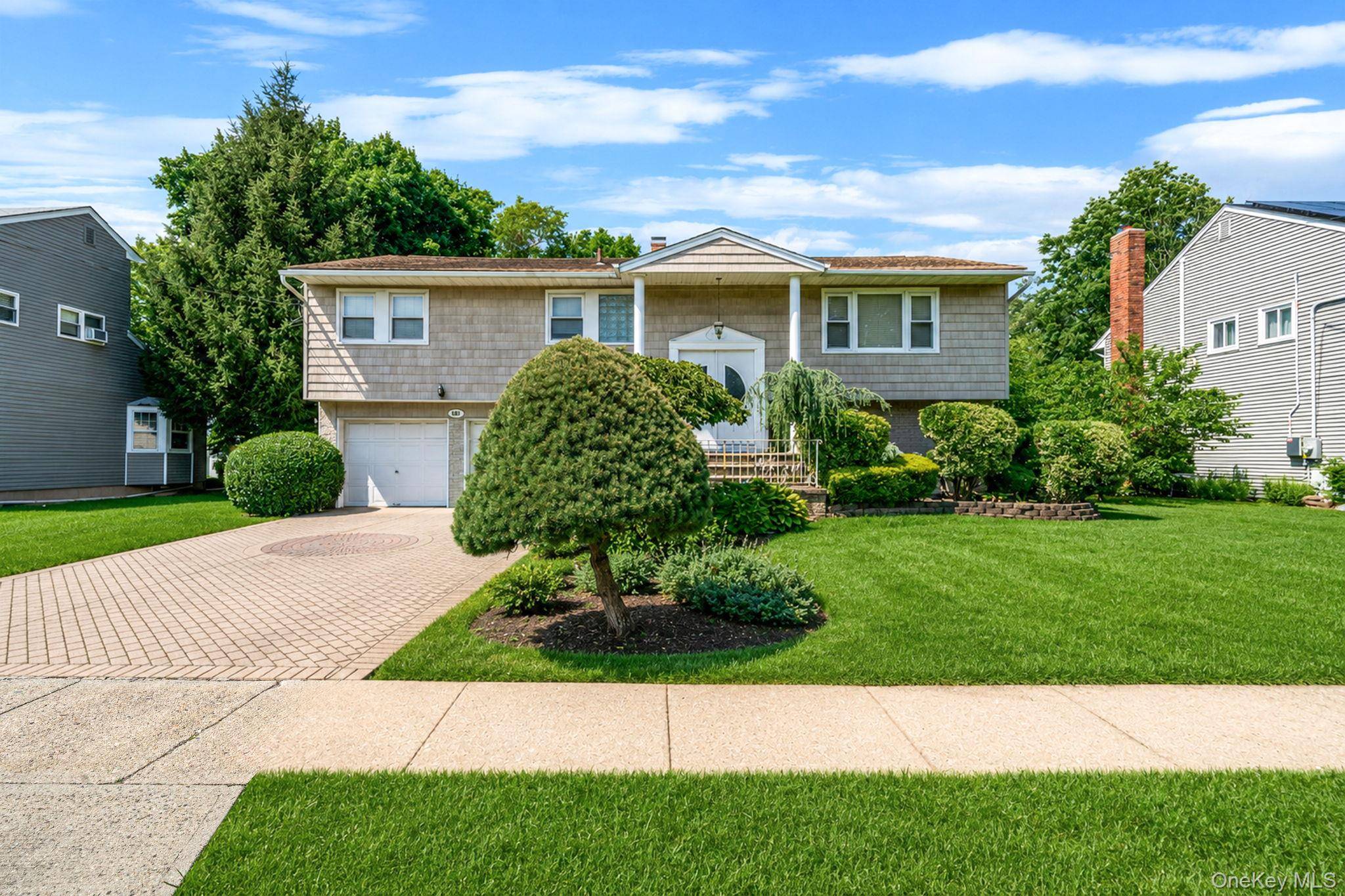 523 Livingston ST, Westbury, NY 11590