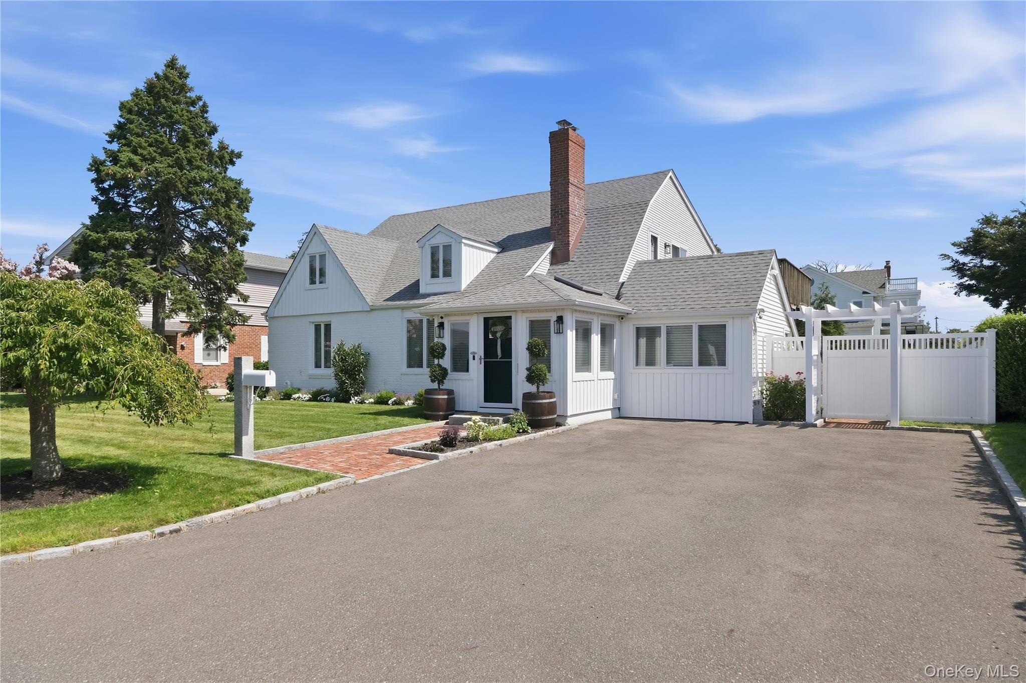 57 Girard AVE, Bay Shore, NY 11706