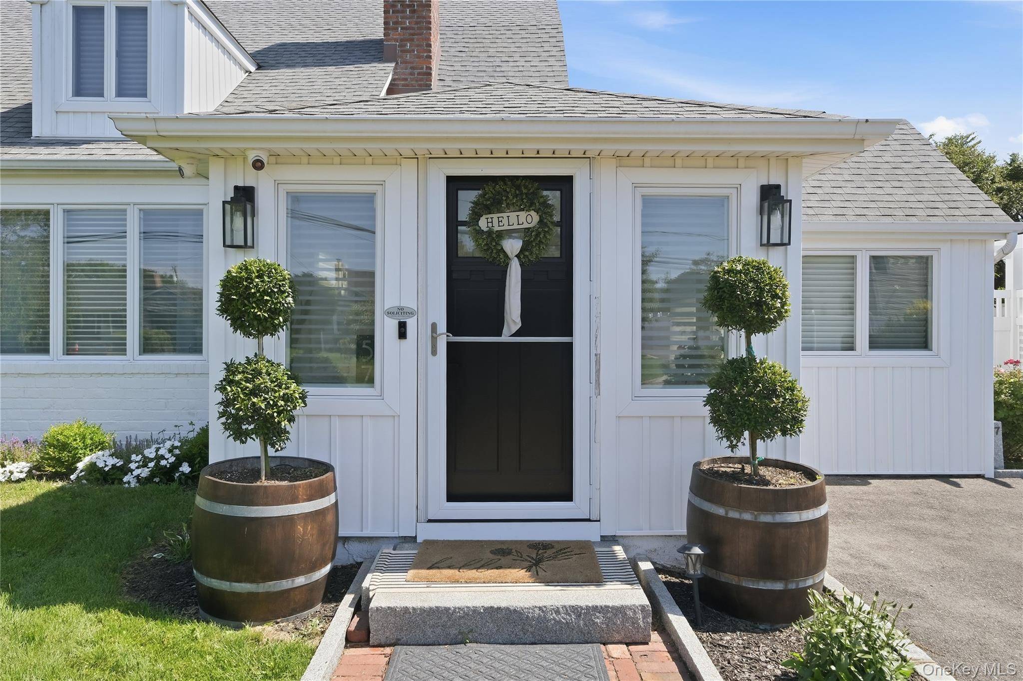 57 Girard AVE, Bay Shore, NY 11706
