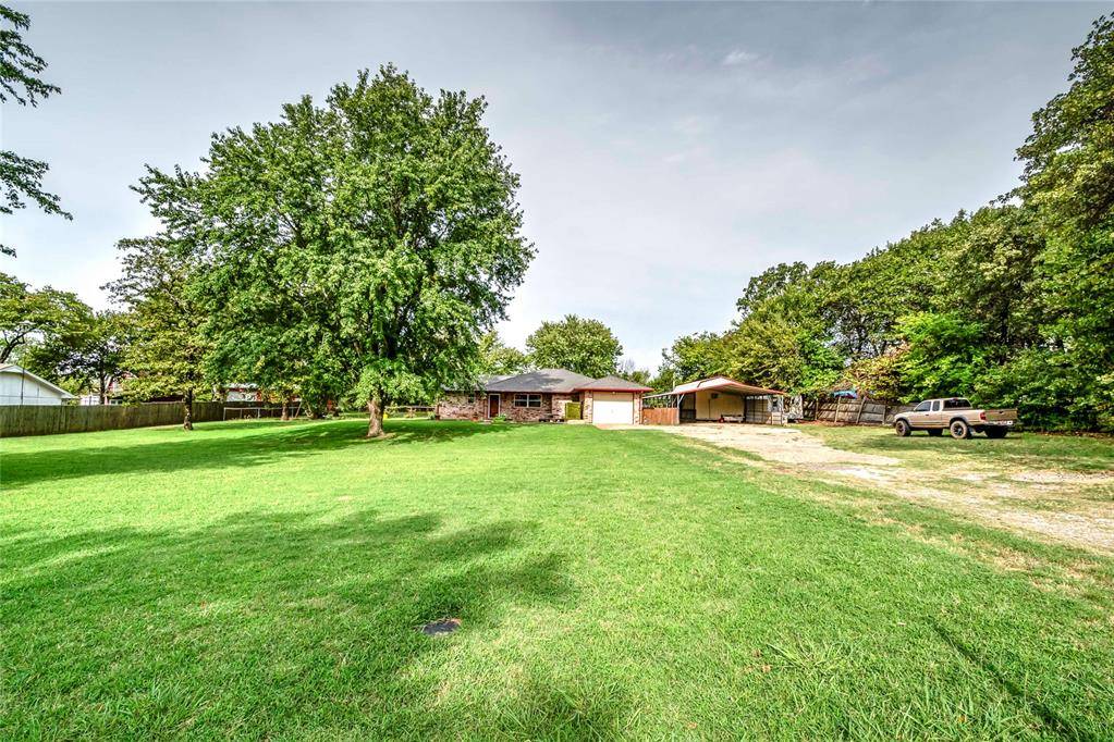121 Meadow LN, Chandler, OK 74834