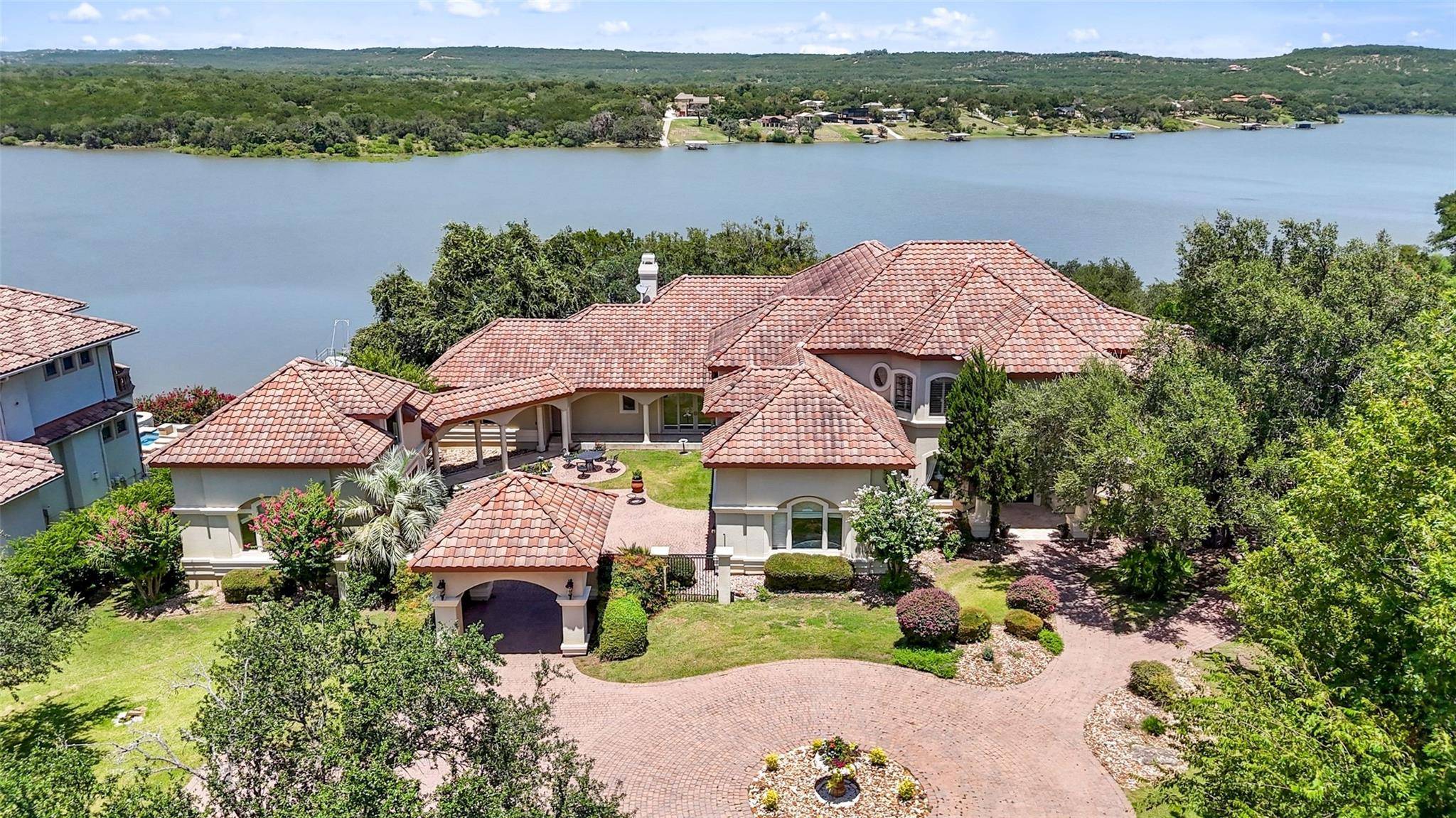 2901 Cliff PT, Spicewood, TX 78669