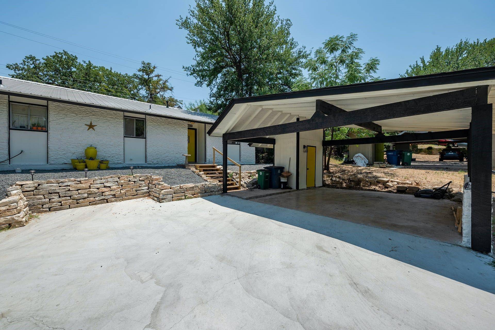 1706 Elmhurst DR #B, Austin, TX 78741