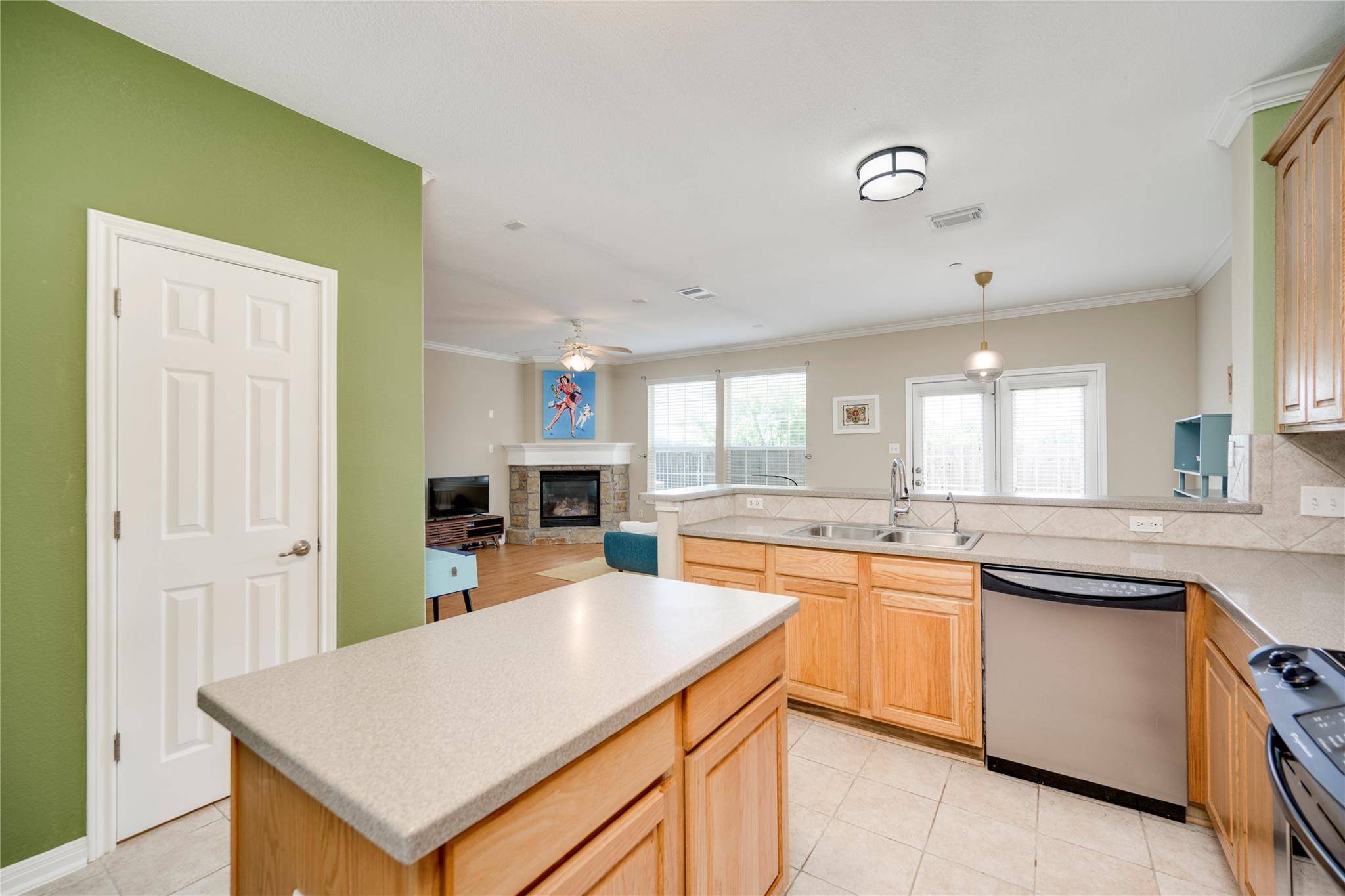 1101 E Parmer LN #315, Austin, TX 78753