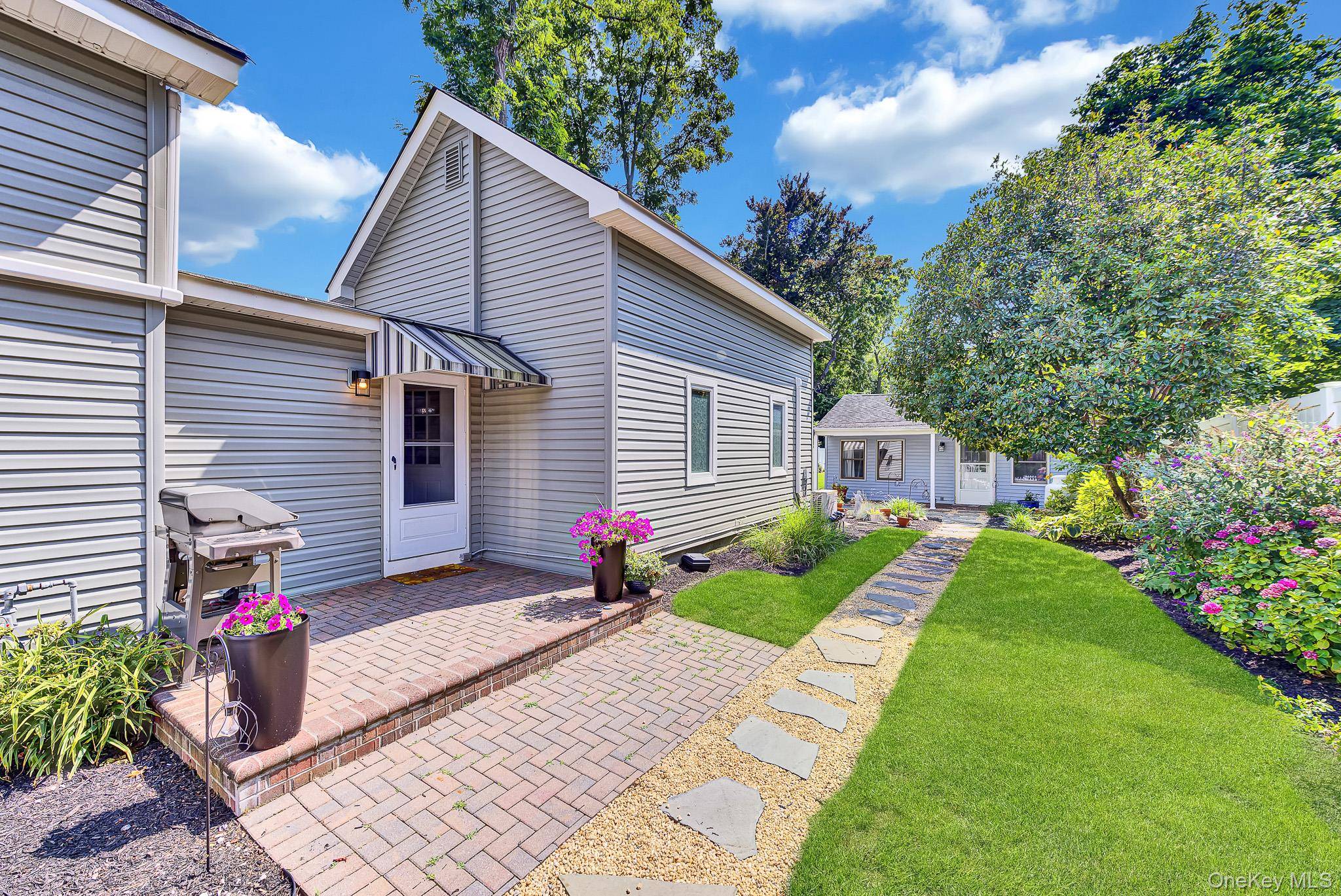 1116 Montauk HWY, Oakdale, NY 11769