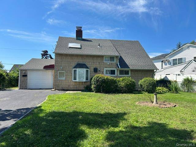 14 Cinder LN, Hicksville, NY 11801,Video Tour