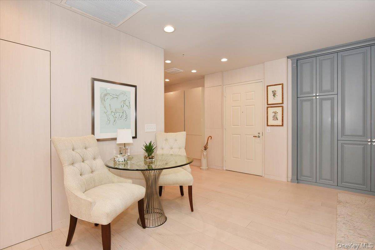 100 Harbor View DR #401, Port Washington, NY 11050