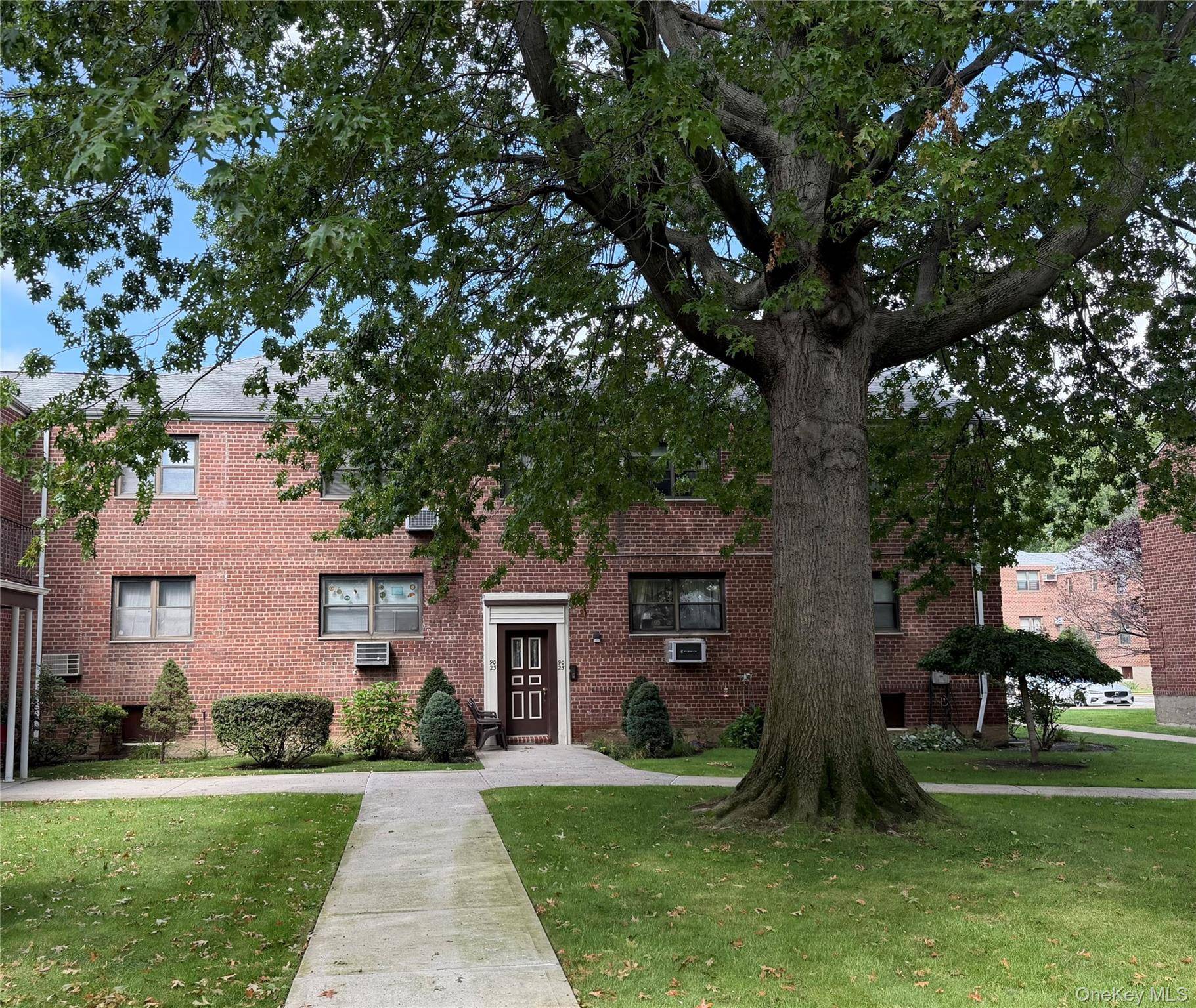 90-25 Shore Pkwy #91, Howard Beach, NY 11414