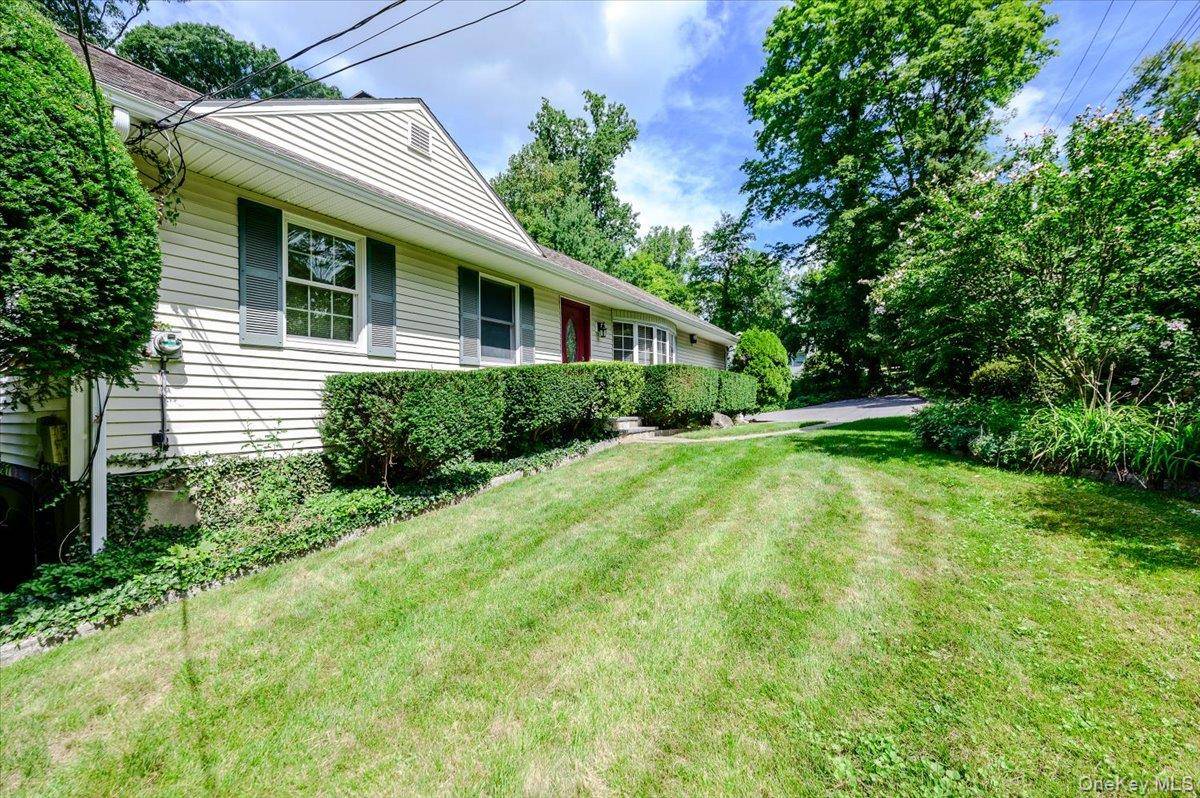 9 Somerstown RD, Ossining, NY 10562