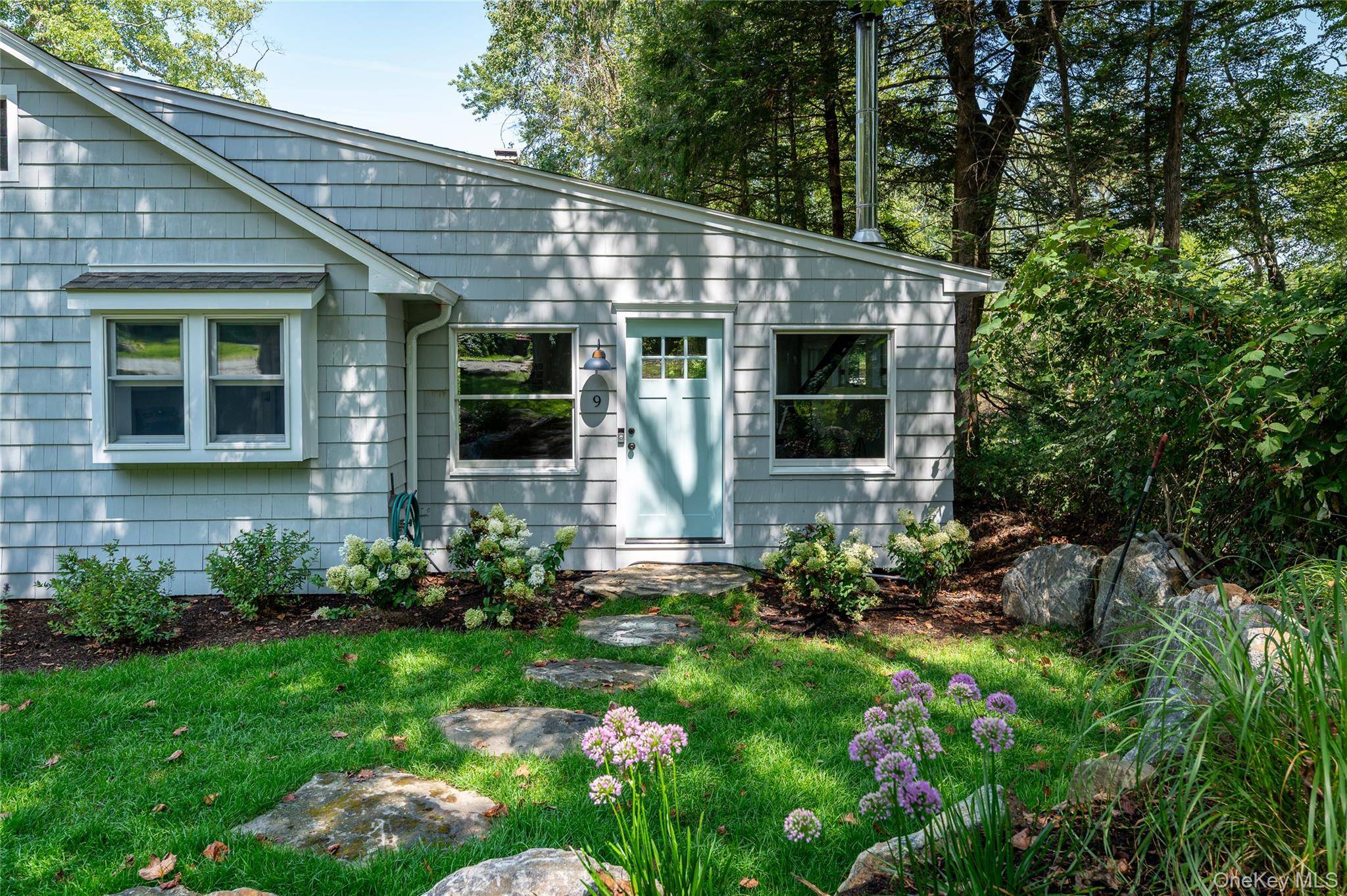 9 S Shore DR, South Salem, NY 10590