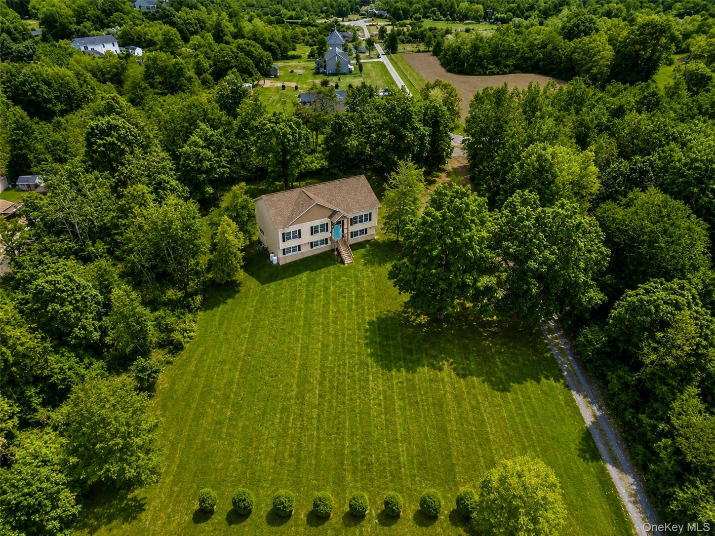 9 Jake Henry DR, Marlboro, NY 12542