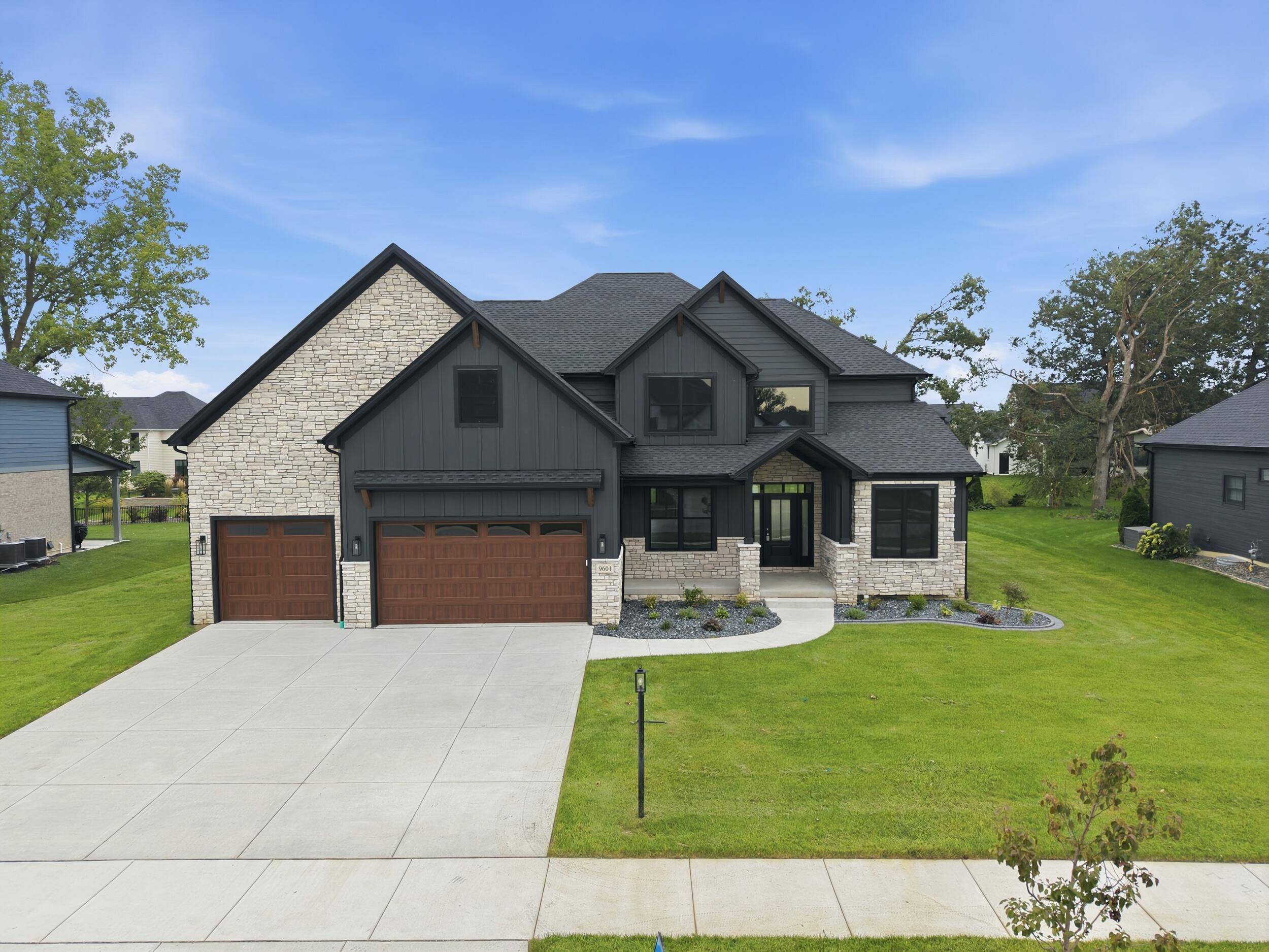 9601 Tall Grass Trail, St. John, IN 46373