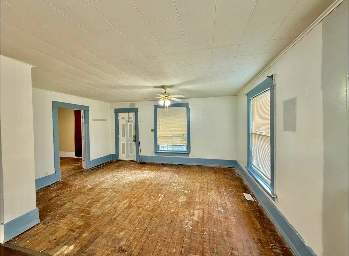 210 S Poplar St., Wichita, KS 67211