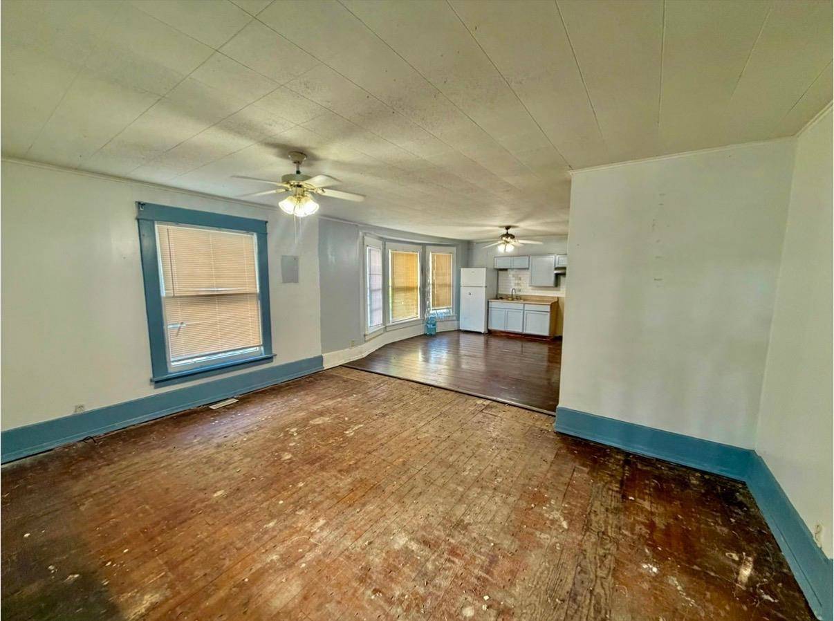 210 S Poplar St., Wichita, KS 67211