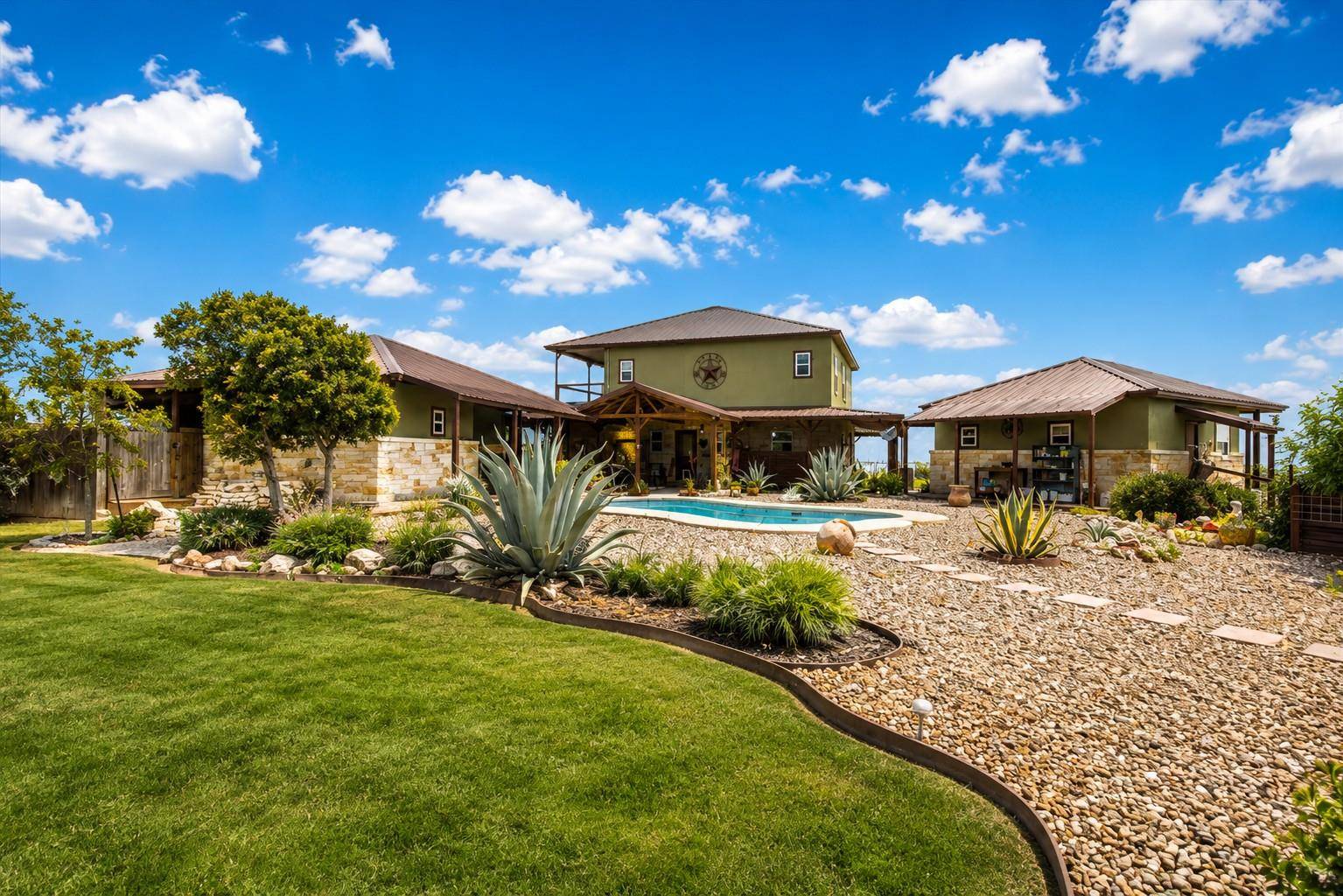 623 Nakishwana CIR, Sandia, TX 78383