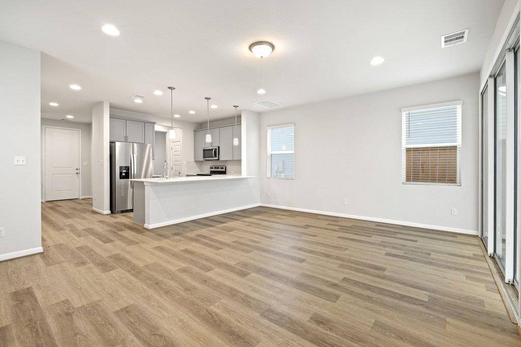 303 ELM BRANCH TRL, Taylor, TX 76574