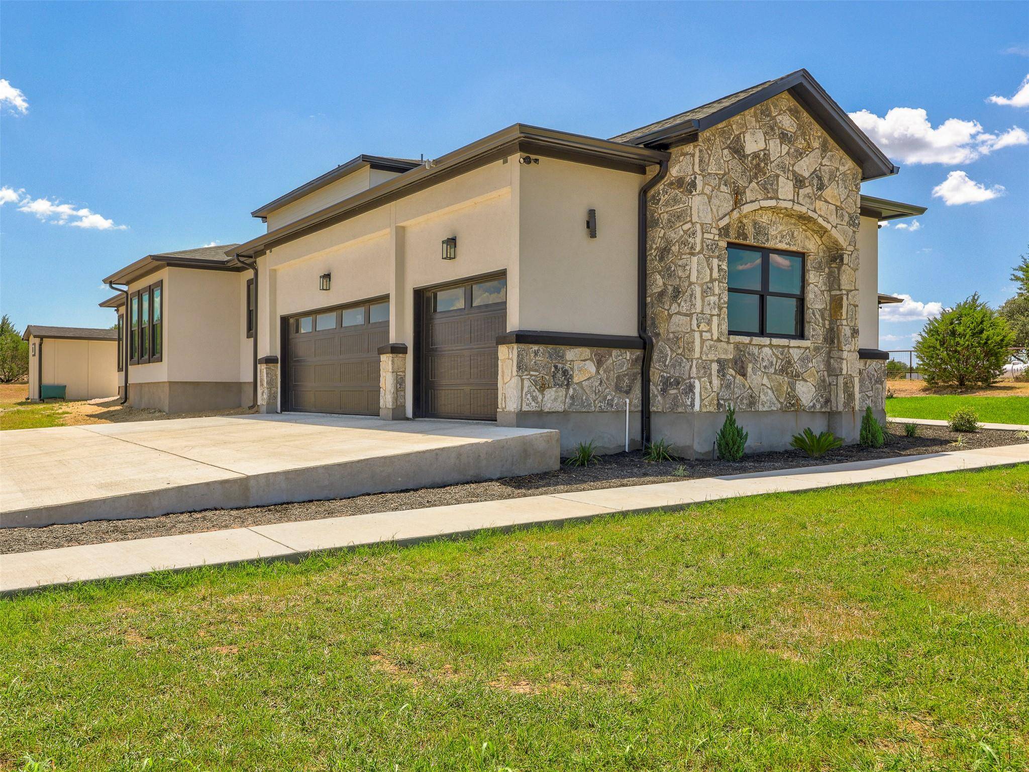 120 Lantana Bud TRL, Liberty Hill, TX 78642