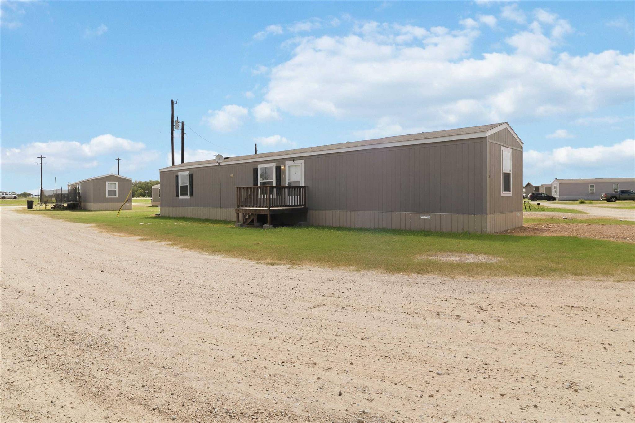 5670 E Austin ST, Giddings, TX 78942