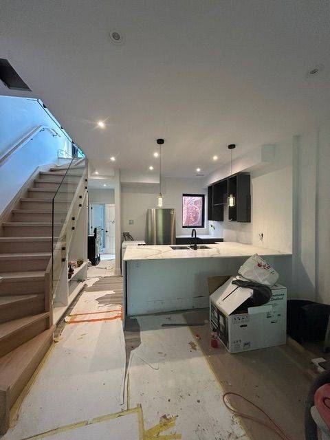 71 Oxford ST, Toronto C01, ON M5T 1P2