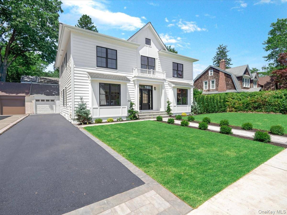 8 Brixton RD, Garden City, NY 11530