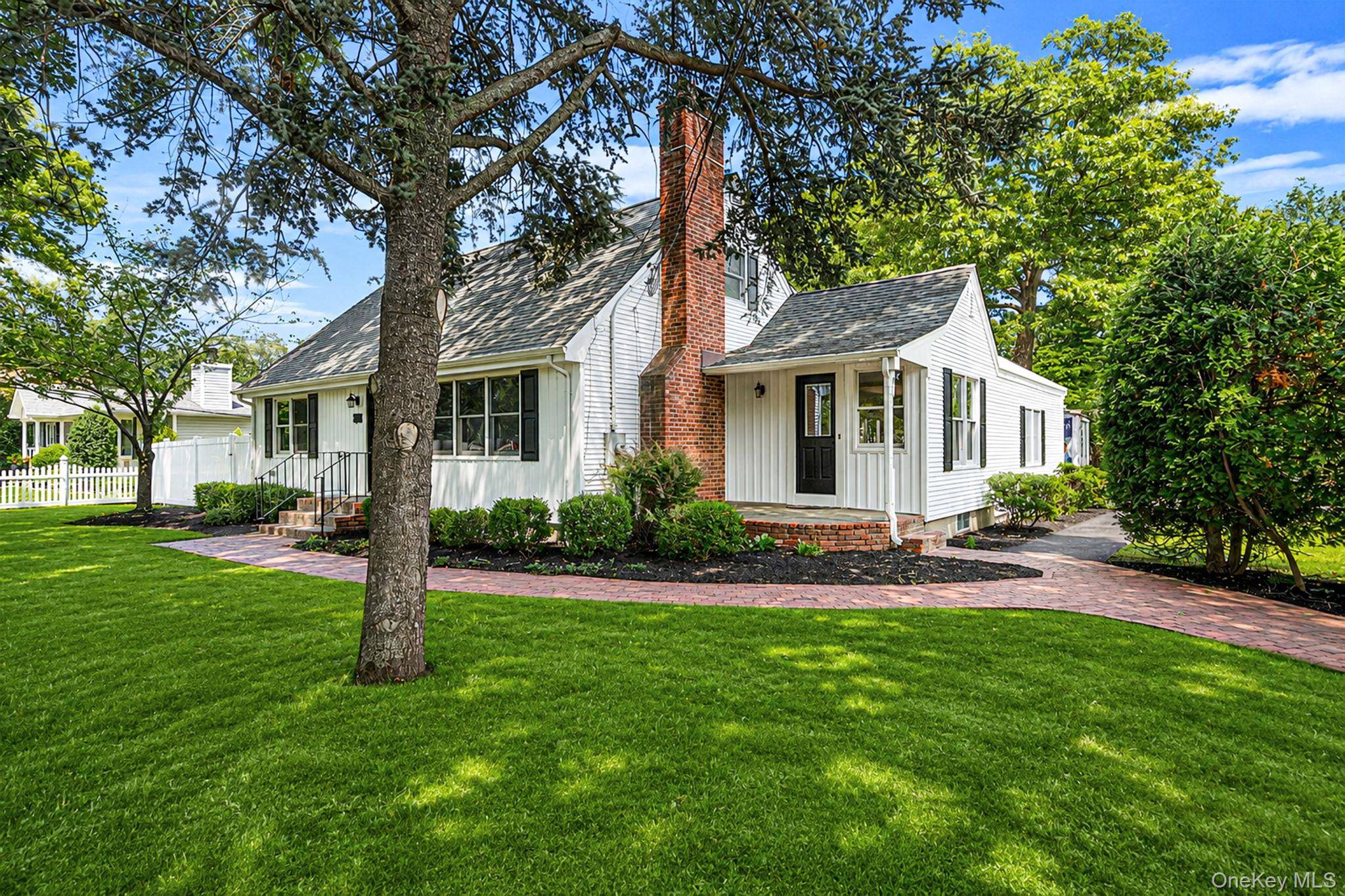 273 Cambon AVE, Saint James, NY 11780