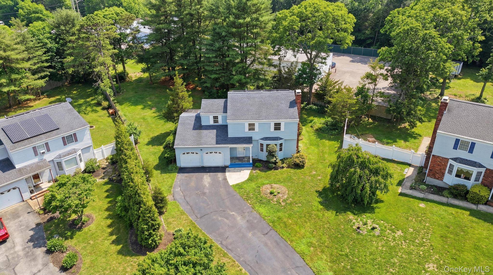 19 Sherwood CT, Lake Ronkonkoma, NY 11779