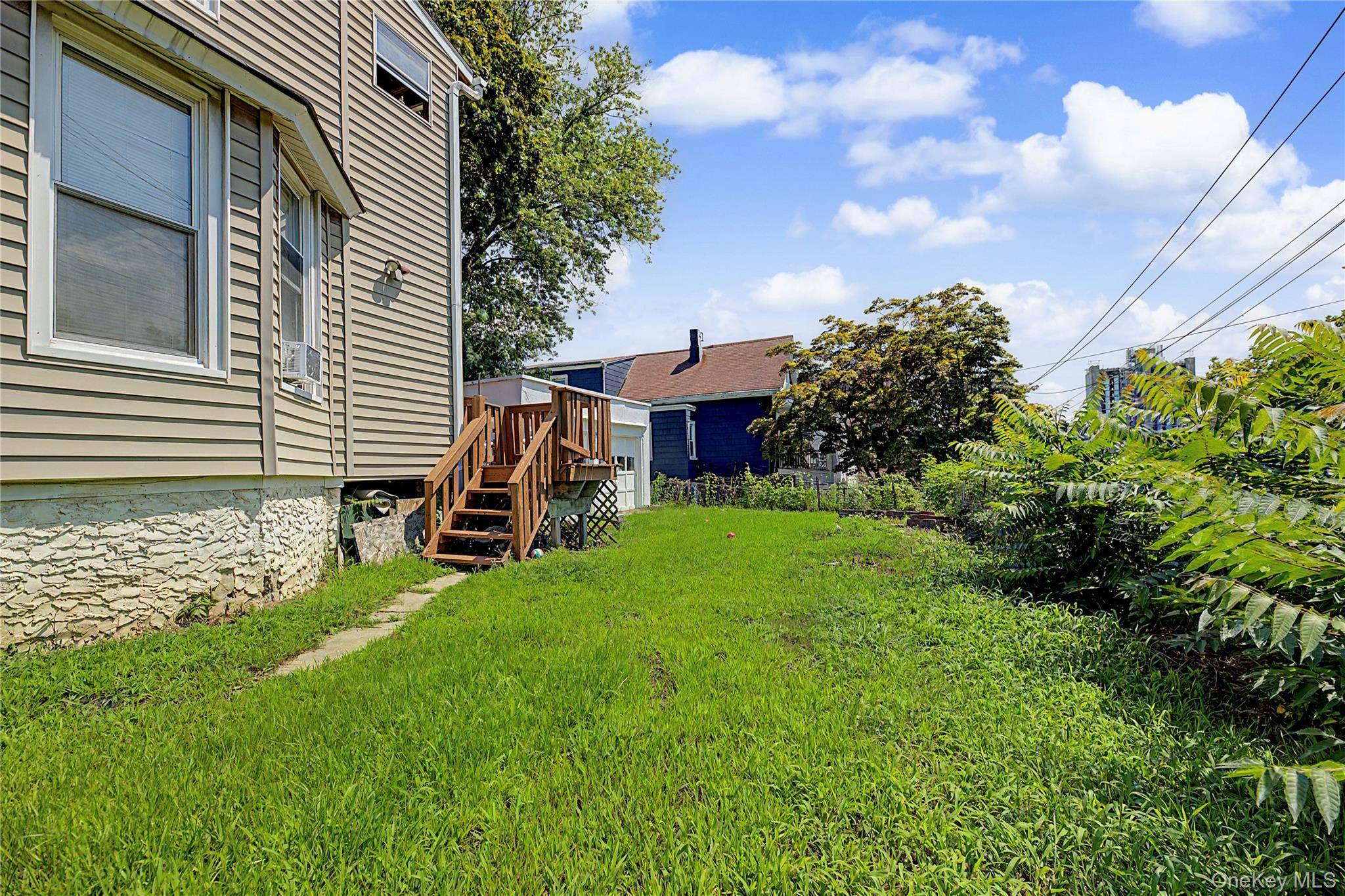 20 aka 22 Crescent PL, Yonkers, NY 10704