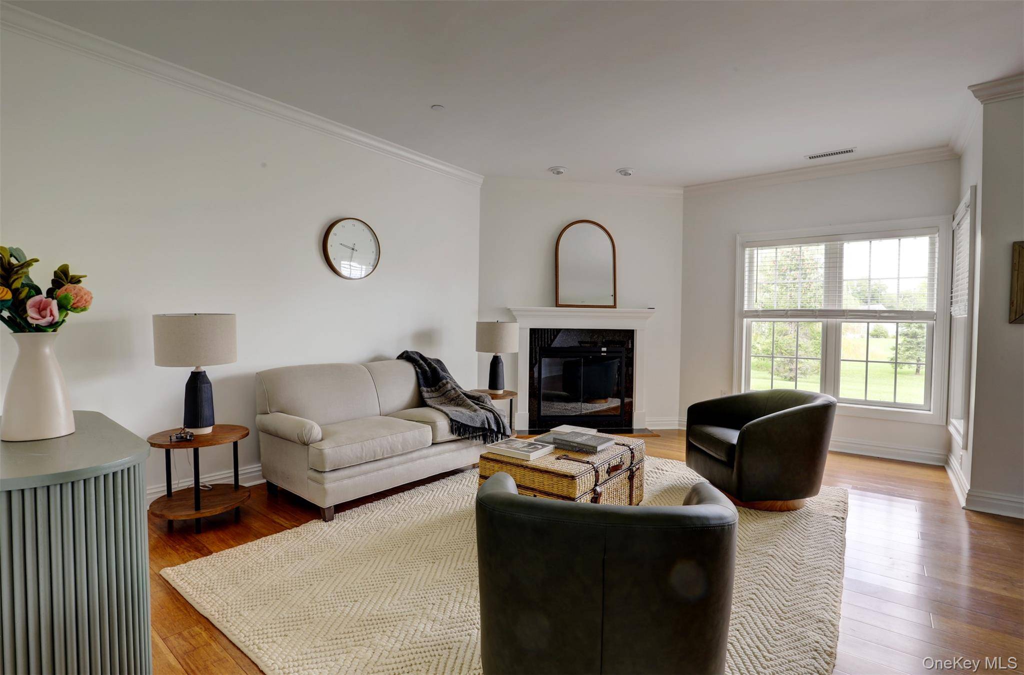 415 Gardenia DR, Rhinebeck, NY 12572