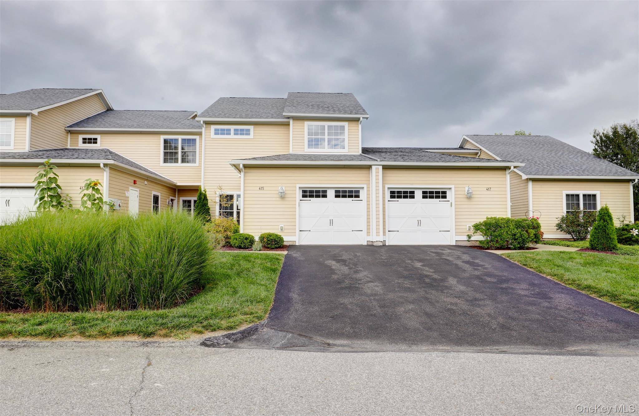 415 Gardenia DR, Rhinebeck, NY 12572