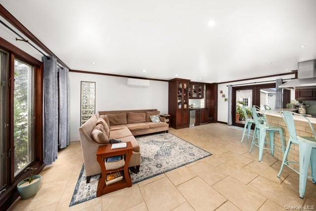 25 W 10th RD, Broad Channel, NY 11693